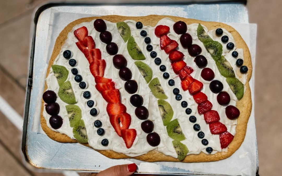fruit pizza, colorful fruit cookie